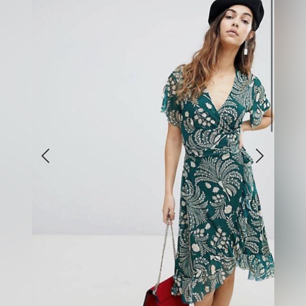 Soaked in Luxury Sharona Mini Dress small floral paisley Puff